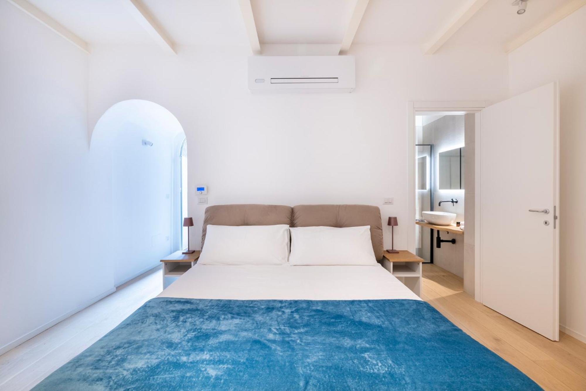 Aldrovandi Luxury Suites And Apartment Bologna Exterior photo